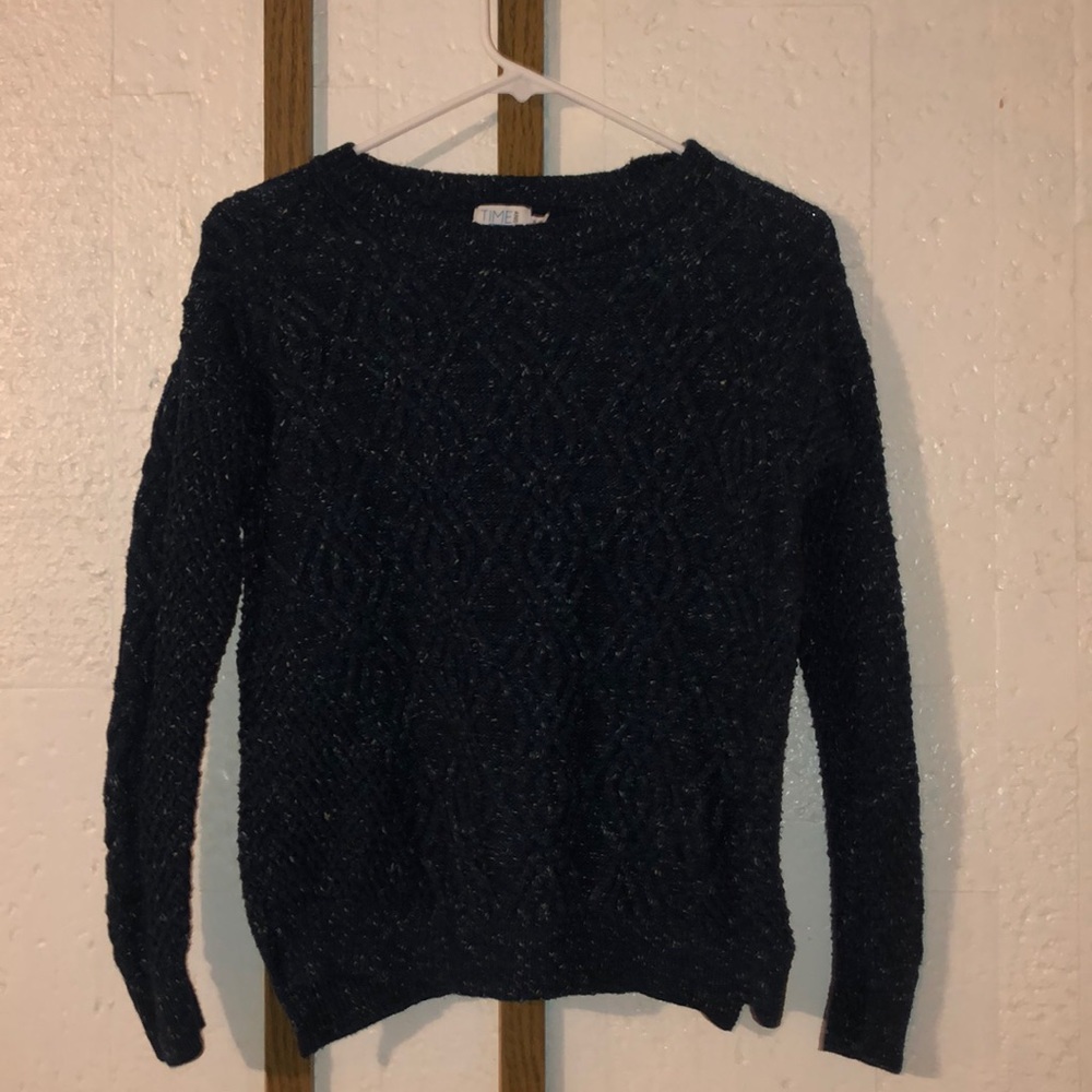 Cute and casual sweater😍